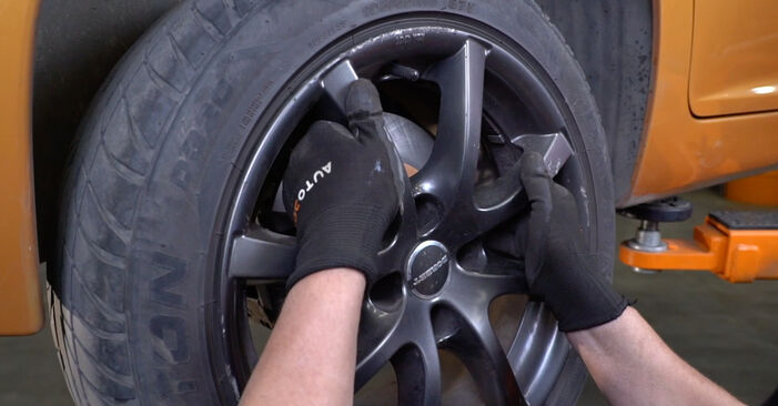 Peugeot 207 WA 1.6 16V RC 2012 Bremsscheiben wechseln: wie schwer ist es, selbst zu reparieren - Downloaden Sie sich illustrierte Anleitungen