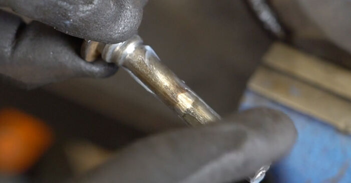 Wie schmierig ist es, selber zu reparieren: Bremsscheiben beim Peugeot 207 WA 1.6 16V RC 2012 wechseln – Downloaden Sie sich Bildanleitungen