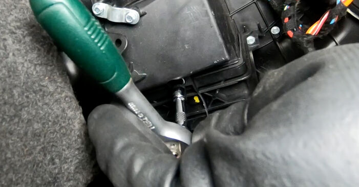 Wie lange benötigt das Auswechseln der Teile: Innenraumfilter beim Alfa Romeo 147 937 2008 - Detailliertes PDF-Tutorial