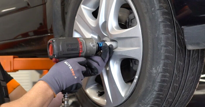 Changing Brake Calipers on OPEL Astra H Saloon (A04) 1.8 (L69) 2010 by yourself