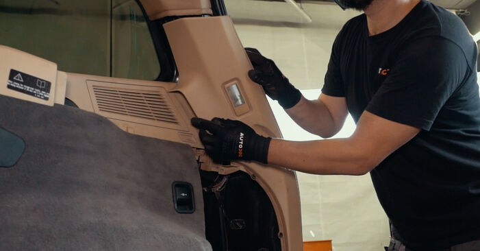 Hvordan man udskifter BMW X3 Tårnleje - trin-for-trin manualer og video vejledninger