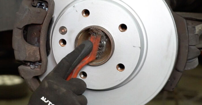 Wie schmierig ist es, selber zu reparieren: Radlager beim Mercedes W168 A 160 CDI 1.7 (168.006) 2003 wechseln – Downloaden Sie sich Bildanleitungen