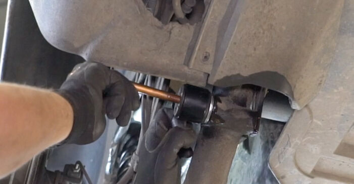 Mercedes W168 A 170 CDI 1.7 (168.009, 168.109) 1999 Stoßdämpfer wechseln: Gratis Reparaturanleitungen