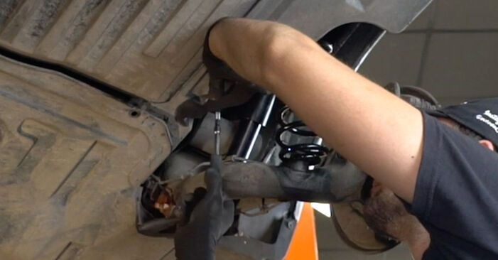 Replacing Shock Absorber on Mercedes W168 1999 A 140 1.4 (168.031, 168.131) by yourself
