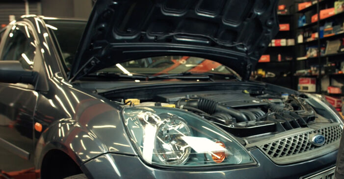 Hvordan skifte Luftfilter på Ford Fiesta Mk5 2001 – gratis PDF- og videoveiledninger
