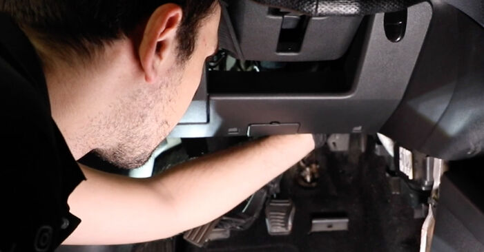 Tidsforbruk: Bytte av Kupefilter på Ford Fiesta Mk5 2009 – informativ PDF-veiledning