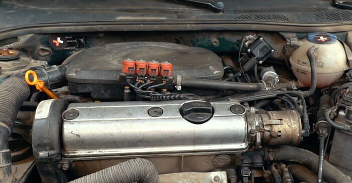 Slik bytter du VW Polo Hatchback (6N1) 1.4 1995 Pluggledninger selv – trinn-for-trinn veiledninger og videoer