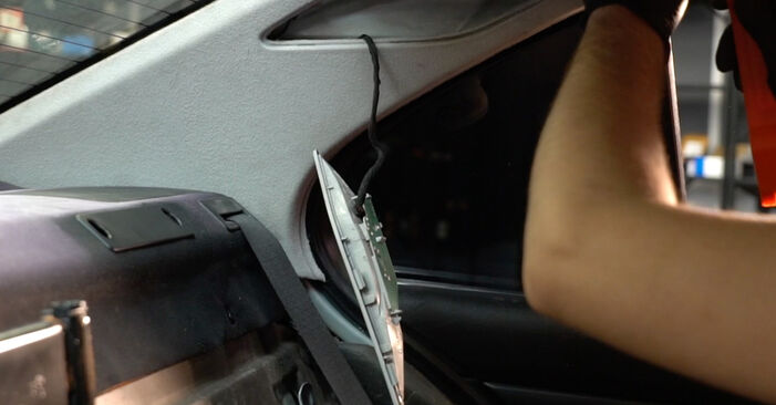 Stoßdämpfer am BMW 5 Limousine (E39) 525d 2.5 2000 wechseln – Laden Sie sich PDF-Handbücher und Videoanleitungen herunter