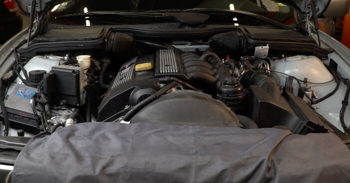 Schrittweise Anleitung zum eigenhändigen Ersatz von BMW E39 1999 525 tds Ölfilter
