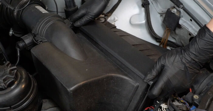BMW 5 SERIES Zracni filter zamenjava: brezplačni priročnik delavnice
