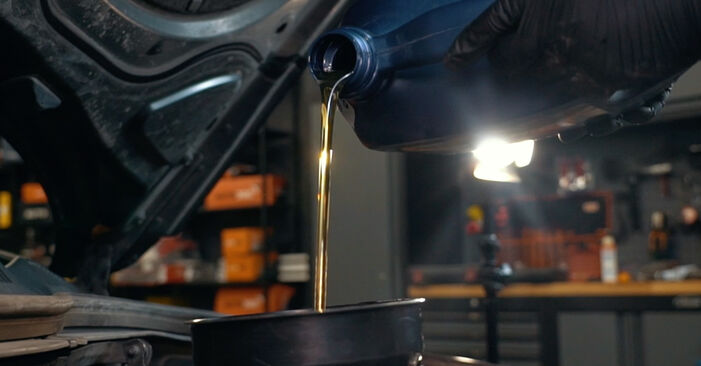 Wie man Ölfilter am VW Passat Limousine (362) 2012 ersetzt - Hinweise und Ratschläge