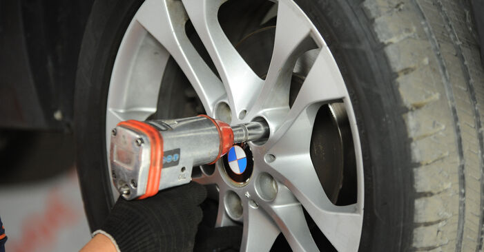 BMW X3 Roulement de roue remplacement : manuels d'atelier gratuits