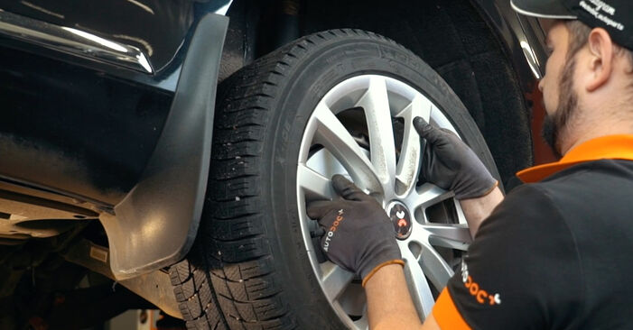 VW PASSAT 2012 Rugózás lépésről lépésre csere útmutató