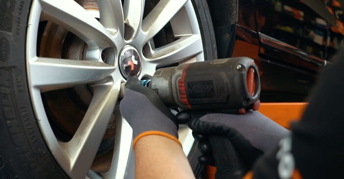 VW PASSAT Spyruoklės keitimas: nemokamos remonto instrukcijos