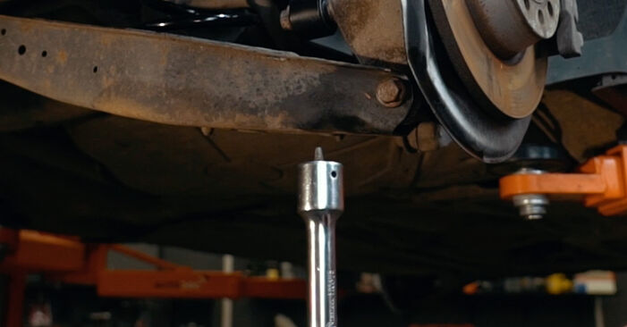 Wie kompliziert ist es, selbst zu reparieren: Stoßdämpfer am VW Passat B7 Limousine 2.0 TSI 2011 ersetzen – Laden Sie sich illustrierte Wegleitungen herunter