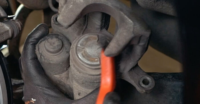 Wie man Bremsscheiben am VW Passat Limousine (362) 2012 ersetzt - Hinweise und Ratschläge