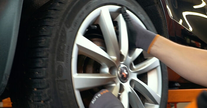 Mudar Rolamento da Roda no VW Passat B7 Sedan 2013 não será um problema se você seguir este guia ilustrado passo a passo