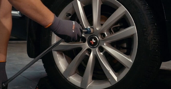 Como substituir Rolamento da Roda no VW Passat Sedan (362) 2010: descarregue manuais em PDF e instruções em vídeo