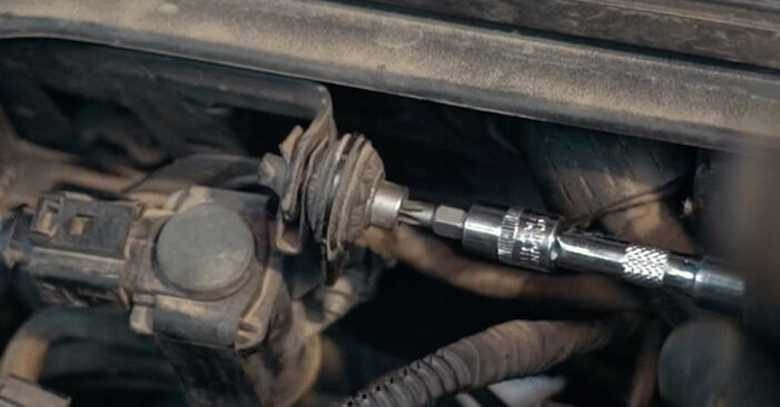 Wie man Radlager am VW Passat Limousine (362) 2012 ersetzt - Hinweise und Ratschläge
