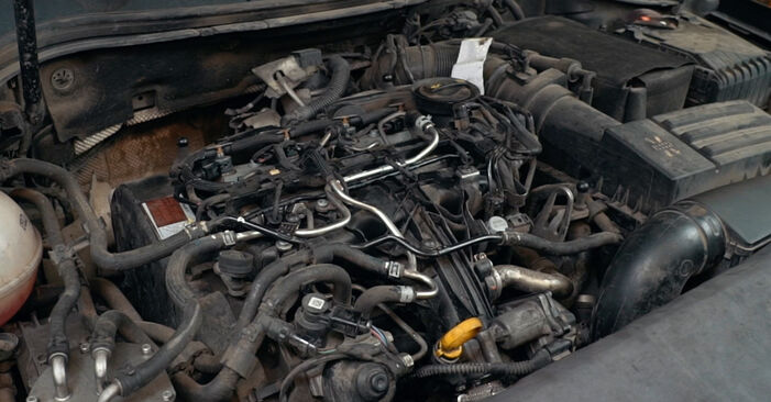 Schimbați Termostat la VW Passat Sedan (362) 1.8 TSI 2013 de unul singur