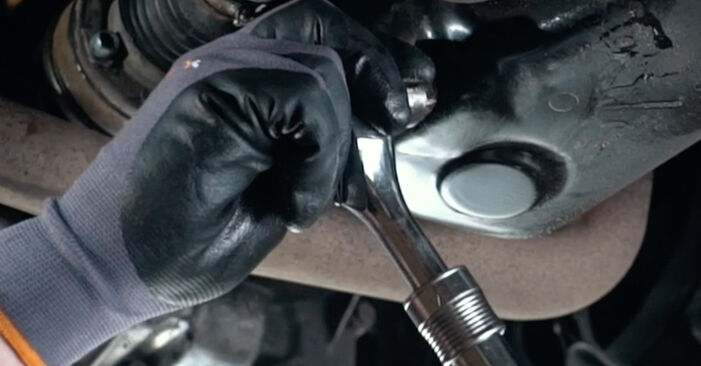 Wie man VW POLO 1.2 TSI 2013 Ölfilter austauscht - Eingängige Anweisungen online
