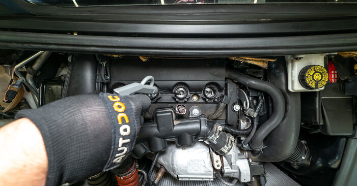 Tauschen Sie Zündspule beim PEUGEOT 508 I (8D_) Limousine 1.6 THP 2013 selbst aus