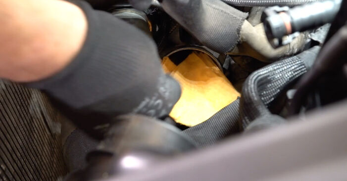 Wie man Ölfilter am PEUGEOT 508 I (8D_) Limousine 2013 wechselt - Hinweise und Ratschläge
