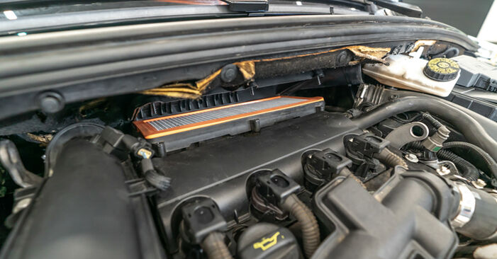 Wie lange benötigt das Auswechseln der Teile: Luftfilter beim Peugeot 308 CC 2010 - Detailliertes PDF-Tutorial