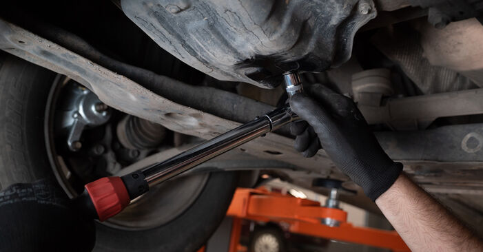 NISSAN 370Z -auton Öljynsuodatin: tee se itse -korjaamokäsikirja