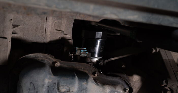 NISSAN 350Z -auton Öljynsuodatin: vaihe-vaiheelta -vaihto-opas