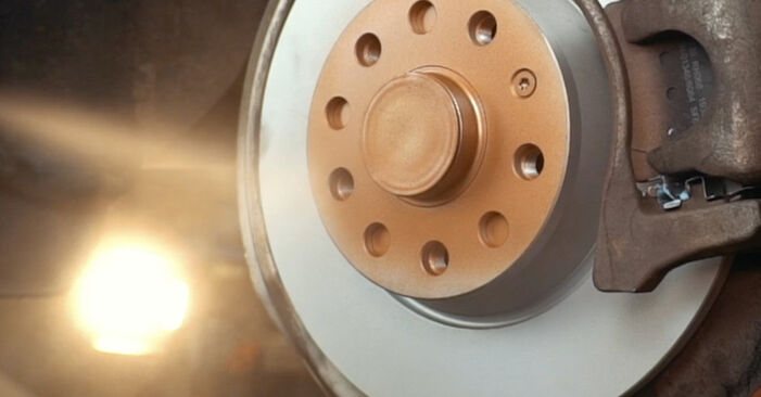 Sustitución de Pastillas De Freno en un VW CC 358 2.0 TDI 4motion 2013: manuales de taller gratuitos