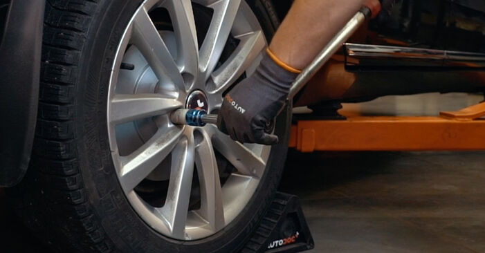 Ersetzen Sie ABS Sensor am VW Passat Variant (365) 1.4 TSI EcoFuel 2013 selber