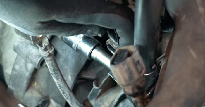 Wie schmierig ist es, selber zu reparieren: Kupplungssatz beim VW Polo Classic 6kv 1.6 2001 wechseln – Downloaden Sie sich Bildanleitungen