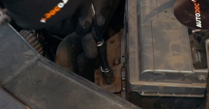 Ersetzen Sie Kupplungssatz am VW POLO Kasten (86CF) 1.3 1992 selber