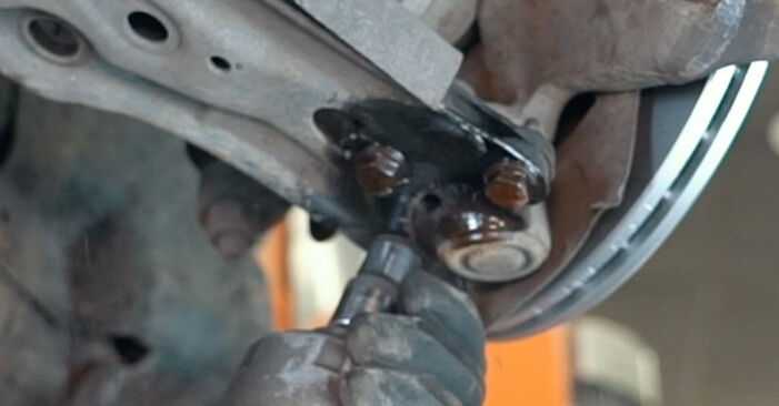 Wie schmierig ist es, selber zu reparieren: Kupplungssatz beim VW Caddy II Kombi 1.7 SDI 2001 wechseln – Downloaden Sie sich Bildanleitungen