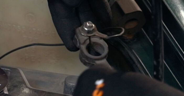 VW Caddy II Kombi 1.9 SDI 1997 Kupplungssatz wechseln: Gratis Reparaturanleitungen