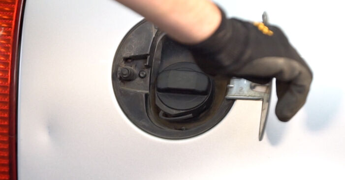 Hvordan skifte Drivstoffilter på VW Fox 5z1 2003 – gratis PDF- og videoveiledninger