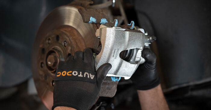 Bremssattel VW UP 1.0 TSI 2013 wechseln: Kostenlose Reparaturhandbücher