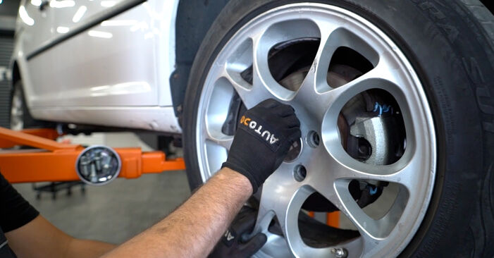 Ersetzen Sie Bremssattel am VW Caddy 3 kasten 2014 1.9 TDI selbst