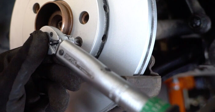 Step-by-step recommendations for DIY replacement Golf 4 Van 2001 1.9 TDI Brake Discs