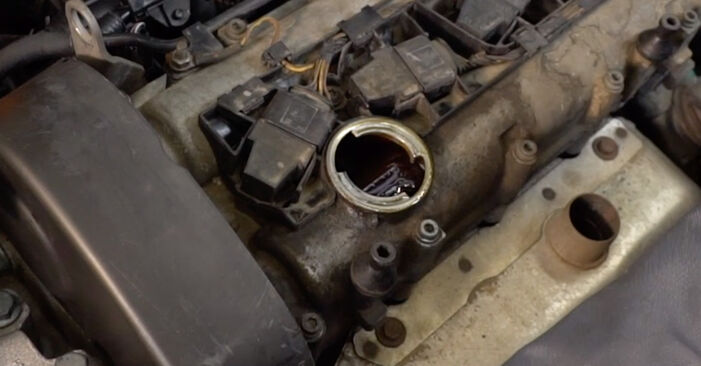 Cómo quitar Bujía de Encendido en un VW POLO 1.4 2014 - instrucciones online fáciles de seguir