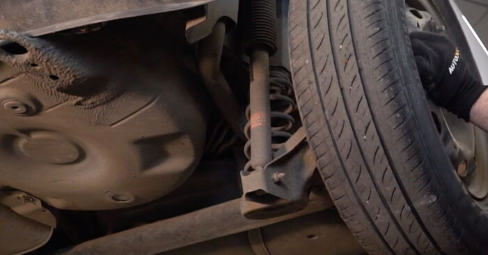 Trocar Rolamento da Roda no VW Polo Sedan (9A4, 9A2, 9N2, 9A6) 1.9 SDI 2005 por conta própria