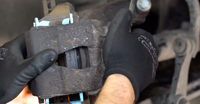 Wie kompliziert ist es, selbst zu reparieren: Bremsbeläge am Audi A2 8Z0 1.2 TDI 2000 ersetzen – Laden Sie sich illustrierte Wegleitungen herunter