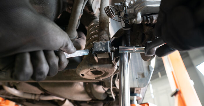 Wie schmierig ist es, selber zu reparieren: Domlager beim Audi TT 8N Roadster 1.8 T 2005 wechseln – Downloaden Sie sich Bildanleitungen