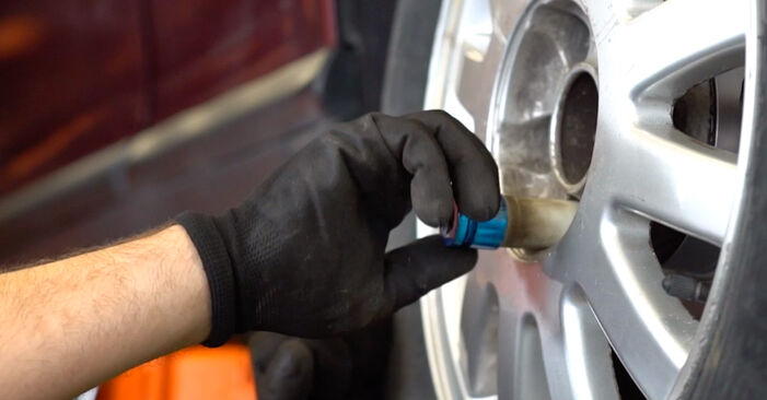 Hvordan bytte Bremseskiver på AUDI A1 Hatchback (8X1, 8XK) 2.0 TDI 2013 selv
