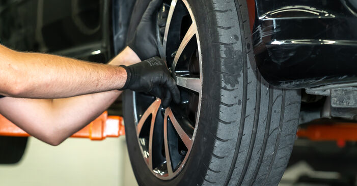 Stoßdämpfer VW Beetle Cabrio 1.4 TSI 2013 wechseln: Kostenlose Reparaturhandbücher