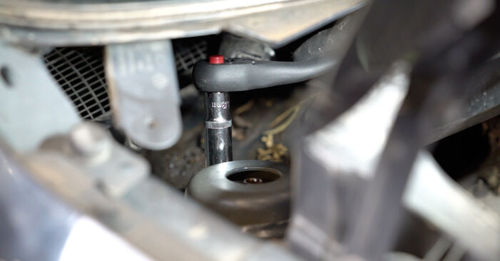 Come cambiare Ammortizzatori anteriori e posteriori su VW Beetle Cabrio 1.2 TSI 2011 - manuali PDF e video gratuiti