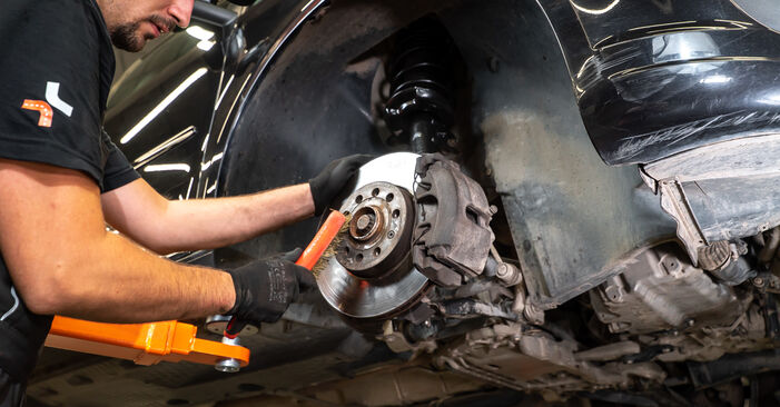 Hvor lang tid tager en udskiftning: Bremsekaliber på VW PASSAT - informativ PDF-manual