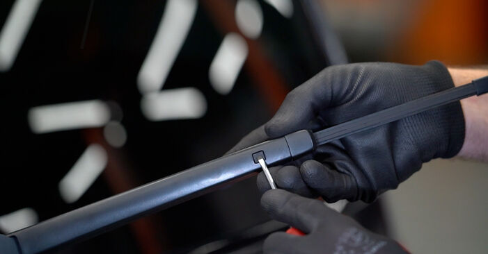 Como remover VW SHARAN 2.0 TDI 4motion 2014 Escovas do Limpa Vidros - instruções online fáceis de seguir
