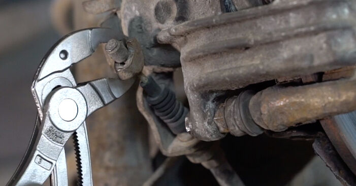 Hvordan skifte Bremsecaliper på AUDI A1 Hatchback (8X1, 8XK) 2013 – tips og triks